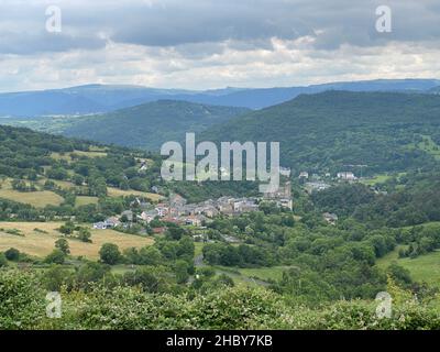 Blick auf das alte Dorf Saint Nectaire in der Auvergne, berühmt für seinen Kuhkäse Stockfoto