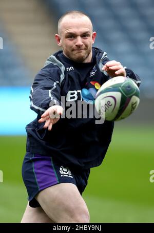 Fileboto vom 08-03-2019 von Nick Grigg aus Schottland, der Glasgow am Ende des Kalenderjahres verlässt, nachdem er eine vorzeitige Entlassung aus seinem Vertrag vereinbart hatte, um sich der japanischen Seite NTT Docomo Red Hurricanes anzuschließen. Ausgabedatum: Mittwoch, 22. Dezember 2021. Stockfoto
