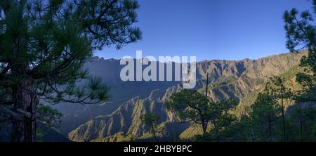 Felslandschaft der Caldera Taburiente vom Mirador de la Cumbrecita aus gesehen, La Palma, Spanien Stockfoto