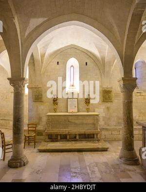 Krypta in der Kathedrale von San Leopardo, Osimo, Provinz Ancono, Italien Stockfoto