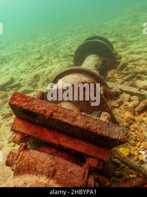 Schiffswrack-Dampfrohr Reste von altem Holzdampfer im Lake Superior Stockfoto