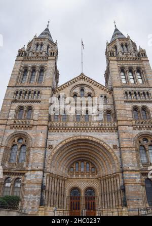 Außenansicht des Natural History Museum, South Kensington. London, Großbritannien 21st. Dezember 2021. Stockfoto