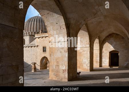 Zinciriye Madrasa (Sultan Isa Madrasa, Artuqid Dynastie) im historischen Teil von Mardin, Türkei Stockfoto