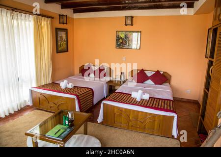 Ein Schlafzimmer im Chhahari Retreat, einer Boutique-Lodge in Kathmandu, Nepal. Stockfoto