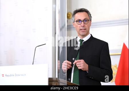 Wien, Österreich. 22nd Dez 2021. Pressekonferenz zur politischen Einigung über die Gemeinsame Agrarpolitik mit dem Landwirtschaftssprecher des ÖVP Georg Strasser Stockfoto