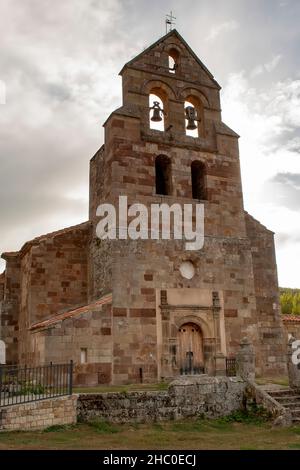 Romanische Kirche von Villanueva de la Nia Stockfoto