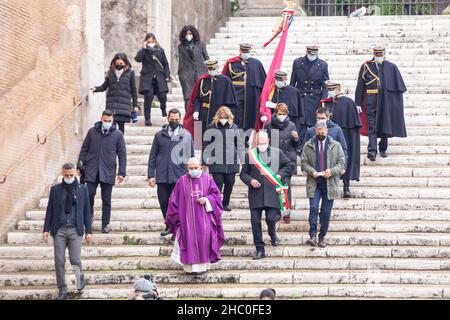 Rom, Italien. 22nd Dez 2021. Roberto Gualtieri kommt auf der Piazza del Campidoglio in Rom an (Foto: © Matteo Nardone/Pacific Press via ZUMA Press Wire) Stockfoto