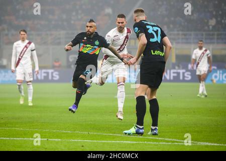 Mailand, Italien. 22nd Dez 2021. Arturo Vidal während Inter - FC Internazionale vs Turin FC, italienische Fußballserie A Spiel in Mailand, Italien, Dezember 22 2021 Kredit: Unabhängige Fotoagentur/Alamy Live News Stockfoto