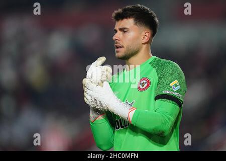 Brentford-Torwart Alvaro Fernandez beim Viertelfinale des Carabao Cup im Brentford Community Stadium, London. Bilddatum: Mittwoch, 22. Dezember 2021. Stockfoto