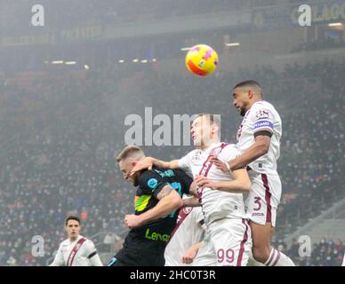 Bremer (FC Turin) und Alessandro Buongiorno (FC Turin) während der italienischen Meisterschaft, Serie A Fußballspiel zwischen FC Internazionale und FC Turin am 22. Dezember 2021 im Giuseppe Meazza Stadion in Mailand, Italien - Foto Nderim Kaceli / DPPI Stockfoto