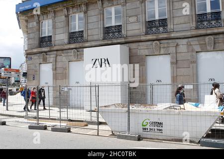 Coruna-Spanien. Der Zara-Laden wird am 1. Mai 2021 im Zentrum Von A Coruña renoviert Stockfoto