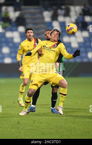 MAPEI Stadium, Reggio Emilia, Italien, 22. Dezember 2021, Federico Santander (FC Bologna) in Aktion während des Spiels der US Sassuolo gegen den FC Bologna - italienische Fußballserie A Stockfoto