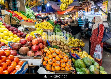 Frisches Obst und Gemüse zu verkaufen im Souk, Downtown, Amman, Jordanien. Stockfoto