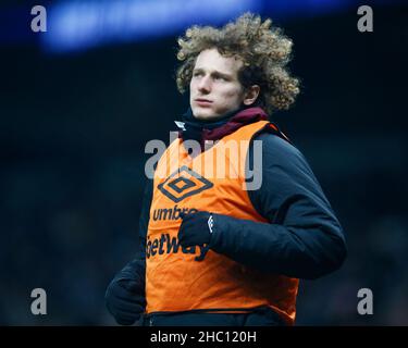 London, Großbritannien. 22nd Dez 2021. LONDON, England - DEZEMBER 22:West Ham United's Aji AleseAlex KralTottenham Hotspur und West Ham United im Tottenham Hotspur Stadion, London, England am 22nd. Dezember 2021 Credit: Action Foto Sport/Alamy Live News Stockfoto