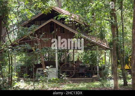 Bilder von Nordostthailand, bekannt als Esan oder Isaan Region. Starke kulturelle Traditionen in ländlicher Umgebung. Bunt und schrullig, wunderschön und einzigartig. Stockfoto