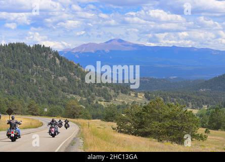 Panoramablick vom Wilkerson Pass auf den Pikes Peak Gipfel, Highway 24 CO Stockfoto