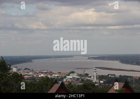 Fotografische Aufnahmen aus dem Nordosten Thailands, aufgenommen in buddhistischen Tempeln in und um ROI et, der kulturellen Hauptstadt Isaans. Stockfoto