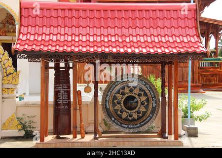 Fotografische Aufnahmen aus dem Nordosten Thailands, aufgenommen in buddhistischen Tempeln in und um ROI et, der kulturellen Hauptstadt Isaans. Stockfoto