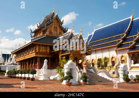 Thailand: Wat Ban Den, Ban Inthakin, Bezirk Mae Taeng, Chiang Mai. Wat Ban Den, auch bekannt als Wat Bandensali Si Mueang Kaen, ist ein großer buddhistischer Tempelkomplex nördlich der Stadt Chiang Mai im Norden Thailands. Stockfoto