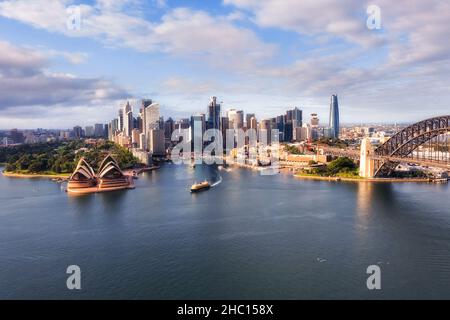 Circular Quay und The Rocks of Sydney City CBD Harbour Waterfront mit Blick auf die Stadt. Stockfoto