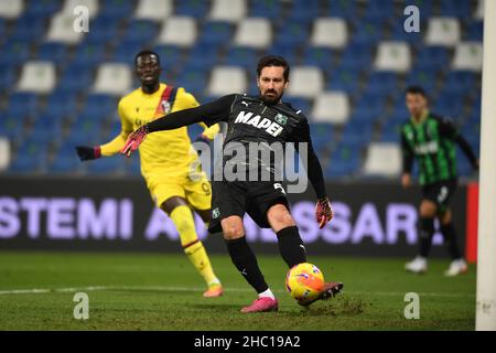 Gianluca Pegolo (Sassuolo) Während des italienischen "Serie A"-Spiels zwischen Sassuolo 0-3 Bologna im Mapei-Stadion am 22. Dezember 2021 in Reggio Emilia, Italien. (Foto von Maurizio Borsari/AFLO) Stockfoto