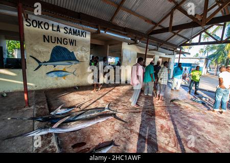 Fishermans und Soki La Smaki in Nungwi Beach Stockfoto