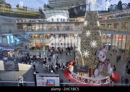 FRANKREICH. PARIS (75) 1E ARR. FORUM DES HALLES. WESTFIELD MALL. WEIHNACHTSBELEUCHTUNG Stockfoto