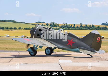 Polikarpov I-16 Rata Jagdflugzeug der Sowjetischen Luftwaffe. Winziges russisches Kampfflugzeug aus dem zweiten Weltkrieg auf der Flugschau der Flying Legends in Duxford Stockfoto