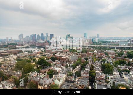 Boston Skyline von der Spitze des Bunker Hill Monument, USA Stockfoto