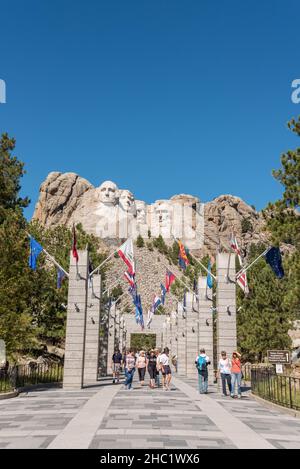 MT. RUSHMORE, USA - 03. SEPTEMBER 2019: Das ikonische Millennium Egg und die Skyline von Chicago, USAMain Avenue to the Mount Rushmore Monument, USA Stockfoto