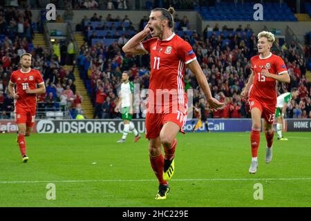 Cardiff, Wales. 6. September 2018. Gareth Bale aus Wales feiert das zweite Tor seiner Mannschaft beim Spiel der UEFA Nations League Group B4 zwischen Wales und der Republik Irland am 6. September 2018 im Cardiff City Stadium in Cardiff, Wales, Großbritannien. Quelle: Duncan Thomas/Majestic Media. Stockfoto