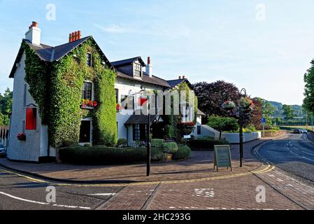 The Brig O Doon Pub in der Nähe der Robert Burns Memorial Gardens - Geburtsort des schottischen Dichters Robert Burns 1759 - 1796, Alloway, South Ayrshire, Schottland. Stockfoto