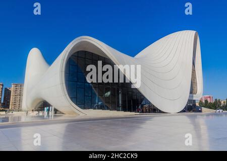 BAKU, ASERBAIDSCHAN - 19. JUNI 2018: Heydar Aliyev Kulturzentrum in Baku, Aserbaidschan Stockfoto