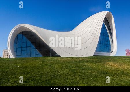 BAKU, ASERBAIDSCHAN - 19. JUNI 2018: Heydar Aliyev Kulturzentrum in Baku, Aserbaidschan Stockfoto