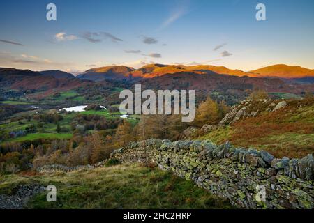 Ein Blick über Eltermere von Black Fell in der Nähe der Skelwith Bridge. Stockfoto