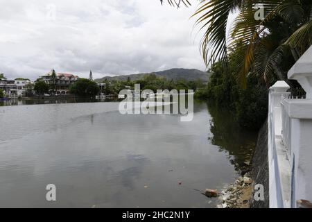 pont Cavendish, se démarque car il est un trait d’Union entre le Village et le quartier de Ville Noire Stockfoto