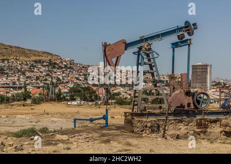 Ölpickel in den Vororten von Baku, Aserbaidschan Stockfoto