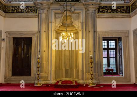 Innenansicht der Großen Selimiye Moschee, die sich im Stadtteil Uskudar in Istanbul, Türkei, in der Nähe der Selimiye Kaserne am 23. Dezember befindet Stockfoto