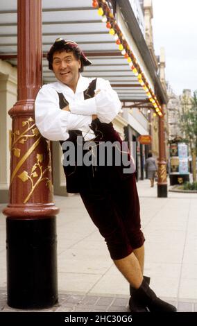 Der walisische Comedian Max Boyce tritt als Jack and the Beanstalk im Grand Theatre, Wolverhampton, auf Stockfoto