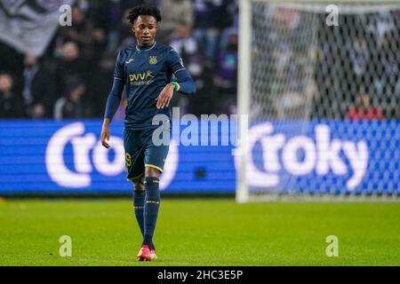 Brüssel, Belgien. 23rd Dez 2021. BRUSSEL, BELGIEN - 23. DEZEMBER: Christian Kouame vom RSC Anderlecht trainiert seine Teamkollegen während des belgischen Croky Cup - Viertelfinalspiels zwischen RSC Anderlecht und KV Kortrijk am 23. Dezember 2021 im Lotto Park in Brussel, Belgien (Foto: Joris Verwijst/Orange Picics) Credit: Orange Pics BV/Alamy Live News Stockfoto