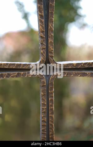 Kreuz eines Grabes Stockfoto