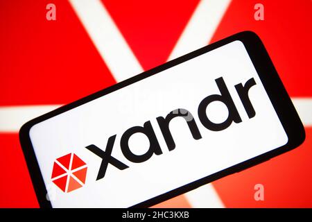Ukraine. 23rd Dez 2021. In dieser Abbildung ist ein Logo von Xandr Inc. Auf einem Smartphone-Bildschirm zu sehen. (Foto von Pavlo Gonchar/SOPA Images/Sipa USA) Quelle: SIPA USA/Alamy Live News Stockfoto