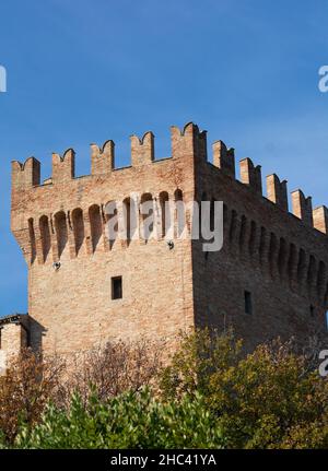 Landschaft die Burg Gradara, eine mittelalterliche Festung in der Stadt Gradara, Marken, in Italien Stockfoto