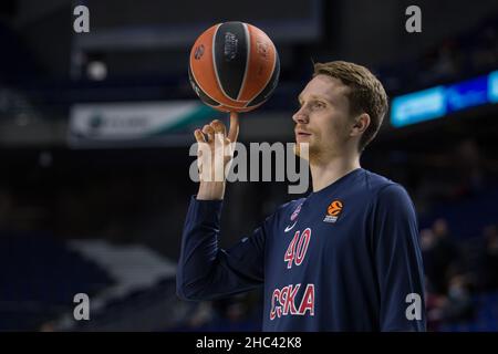 Madrid, Madrid, Spanien. 23rd Dez 2021. Marius Grigonisbeim Real Madrid-Sieg über CSKA Moskau (71 - 65) in der regulären Saison der Turkish Airlines Euroleague (17. Runde), die im Wizink Center in Madrid (Spanien) gefeiert wurde. Dezember 23rd 2021. (Bild: © Juan Carlos GarcÃ-A Mate/Pacific Press via ZUMA Press Wire) Stockfoto