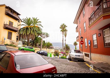 Gemütliche Straßen von La Orotava an einem bewölkten Tag, Teneriffa Stockfoto