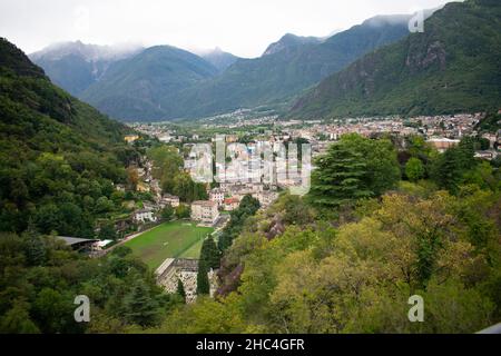 Panorama von Prosto Italien – kleines italienisches Dorf in den europäischen Alpen, beliebt bei B&B-Unterkünften Stockfoto