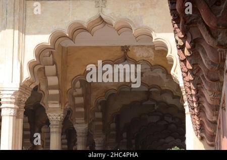 Schöner Torbogen im Inneren des Agra Fort Stockfoto