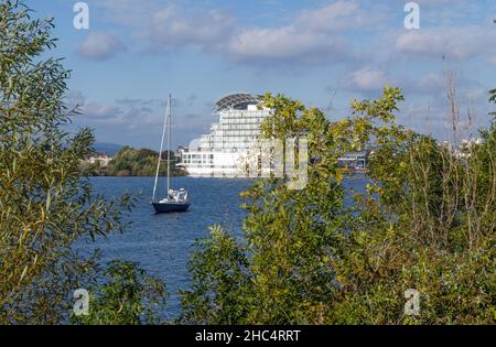 Cardiff Bay und das St Davids Hotel Cardiff South Wales Stockfoto