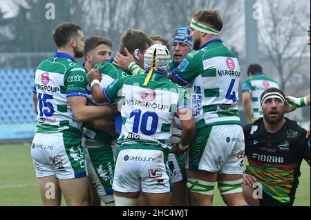 Parma, Italien. 24th Dez 2021. Sergio Lanfranchi Stadium, Parma, Italien, 24. Dezember 2021, Benetton treviso feiert den zweiten Versuch während des Spiels Zebre Rugby Club gegen Benetton Rugby - United Rugby Championship Credit: Live Media Publishing Group/Alamy Live News Stockfoto