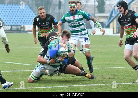 Parma, Italien. 24th Dez 2021. Sergio Lanfranchi Stadium, Parma, Italien, 24. Dezember 2021, federico ruzza (benetton) punktet während des Spiels Zebre Rugby Club vs Benetton Rugby - United Rugby Championship Credit: Live Media Publishing Group/Alamy Live News Stockfoto